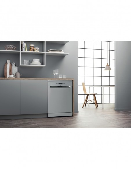 LAVE VAISSELLE HOTPOINT HFC3C33WX